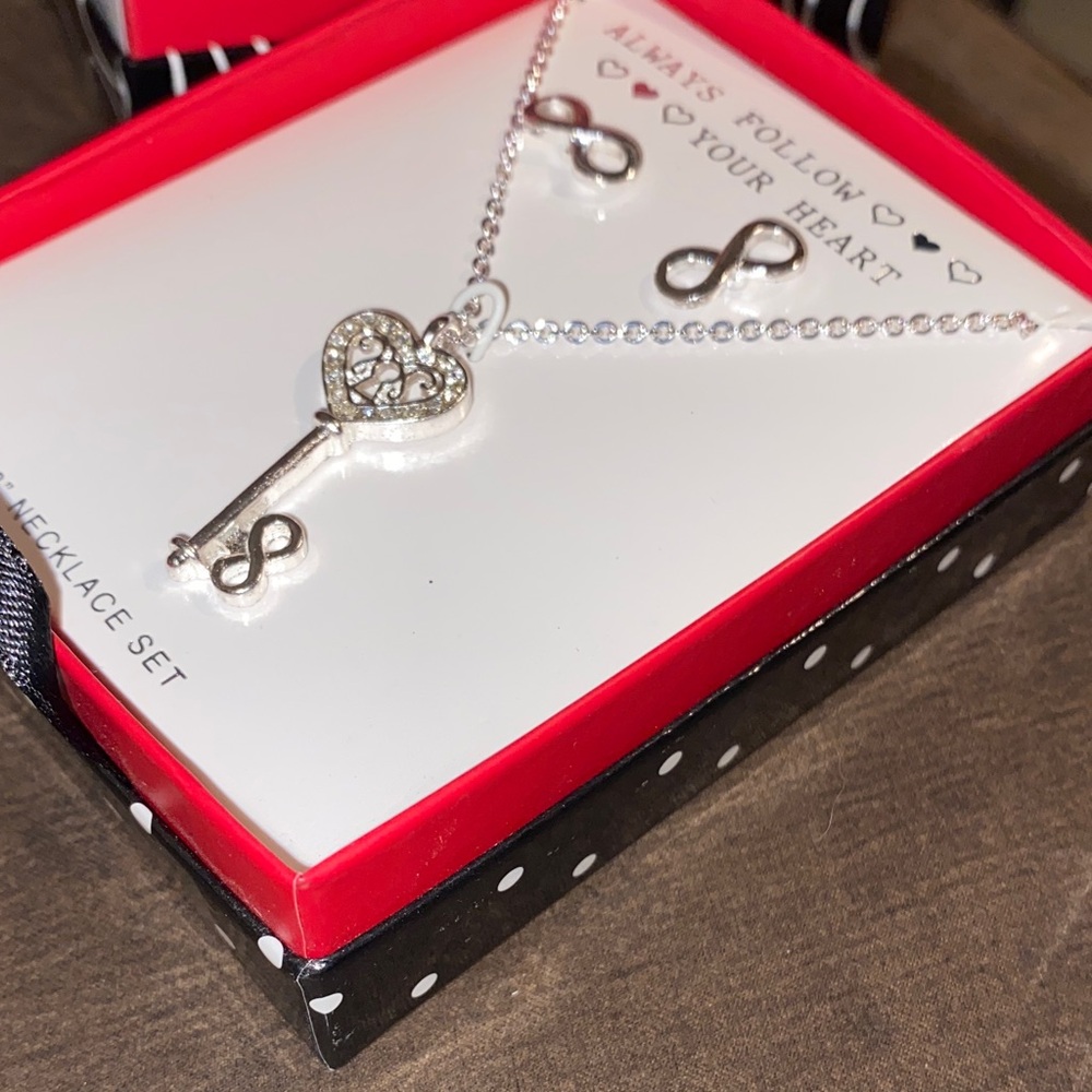Silver Heart Key Necklace and Infinity Earrings Set - Picture 3 of 3